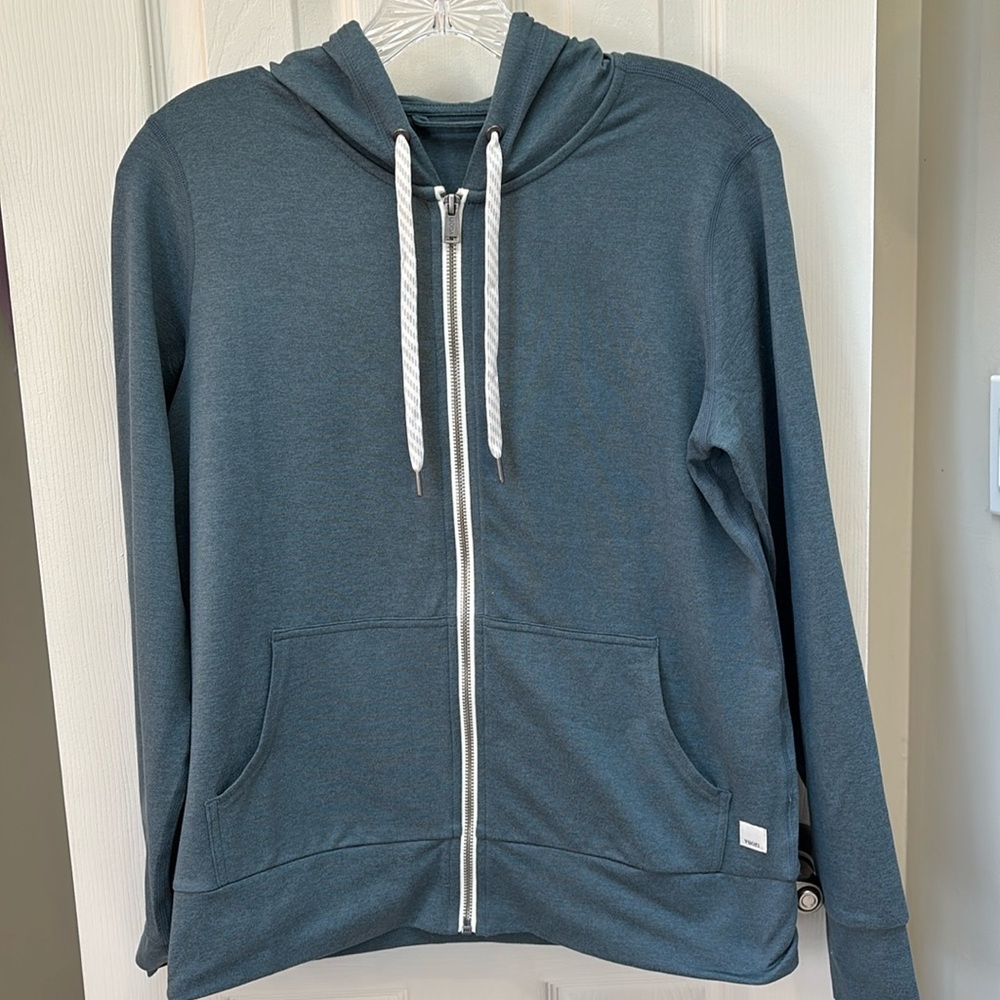 Vuori halo performance hoodie xs EUC
